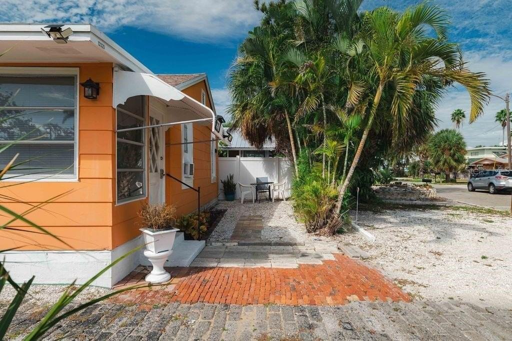 13320 2nd St E - Photo 5 of 37