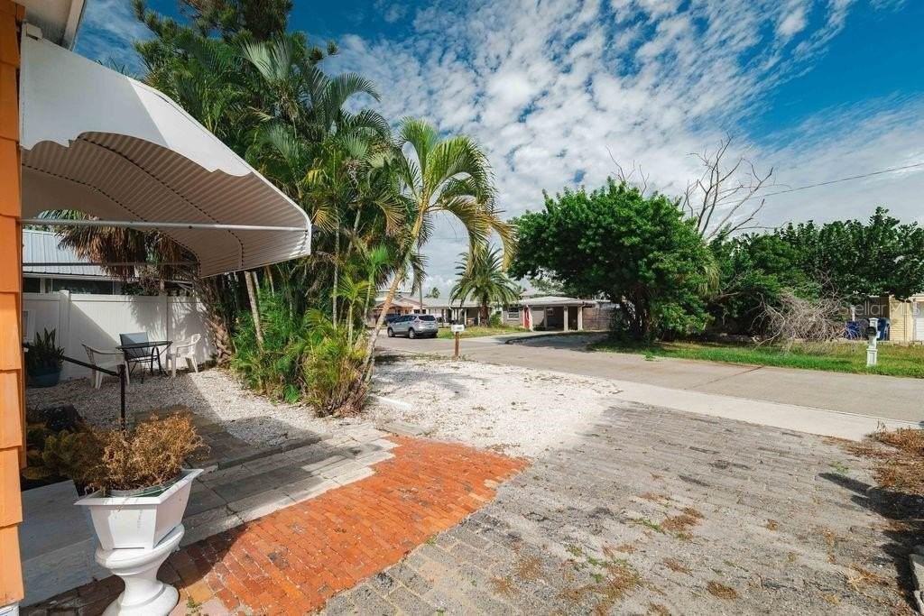 13320 2nd St E - Photo 6 of 37