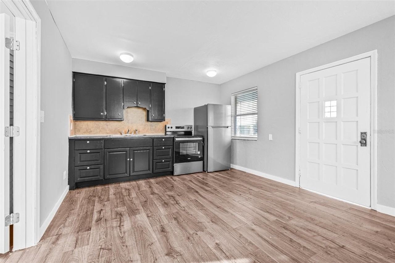 30 Lynn Way - Photo 4 of 17