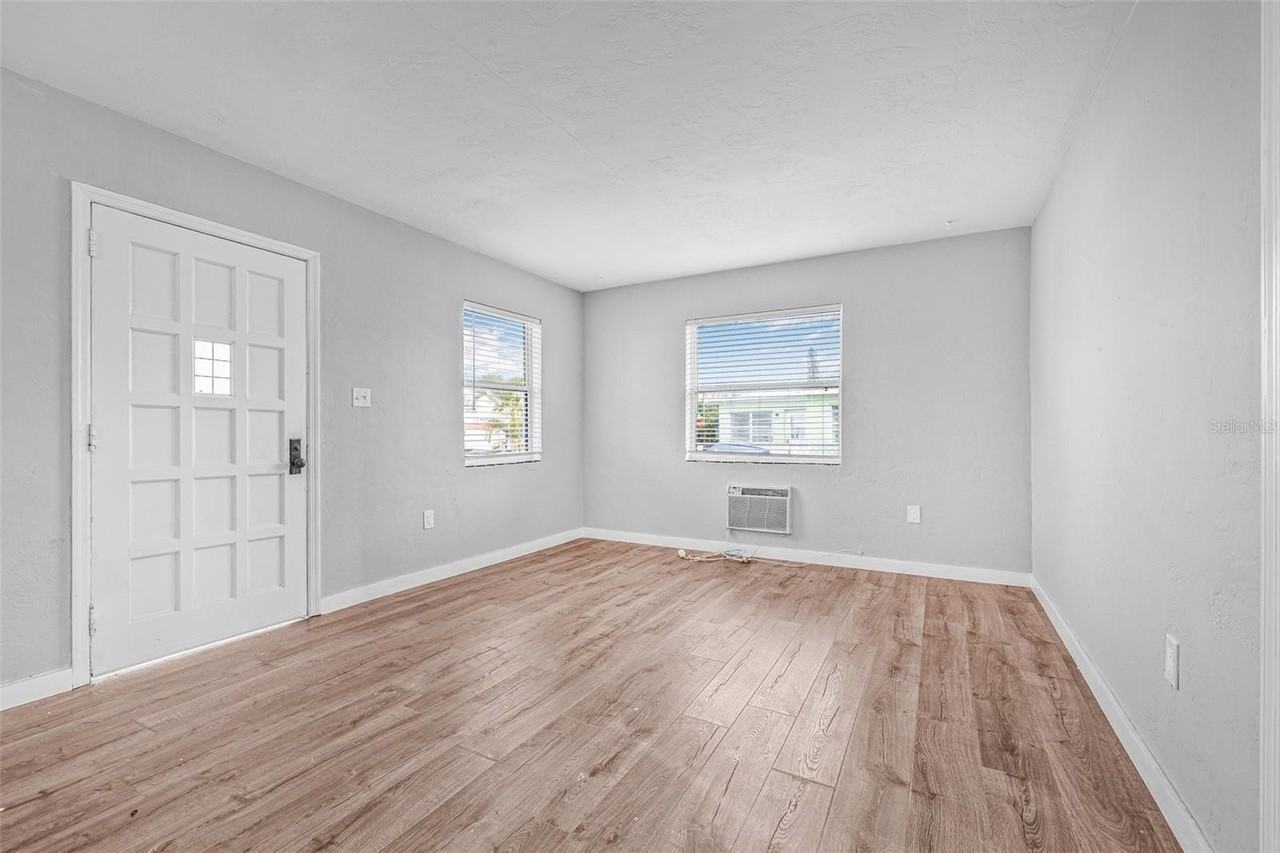 30 Lynn Way - Photo 6 of 17