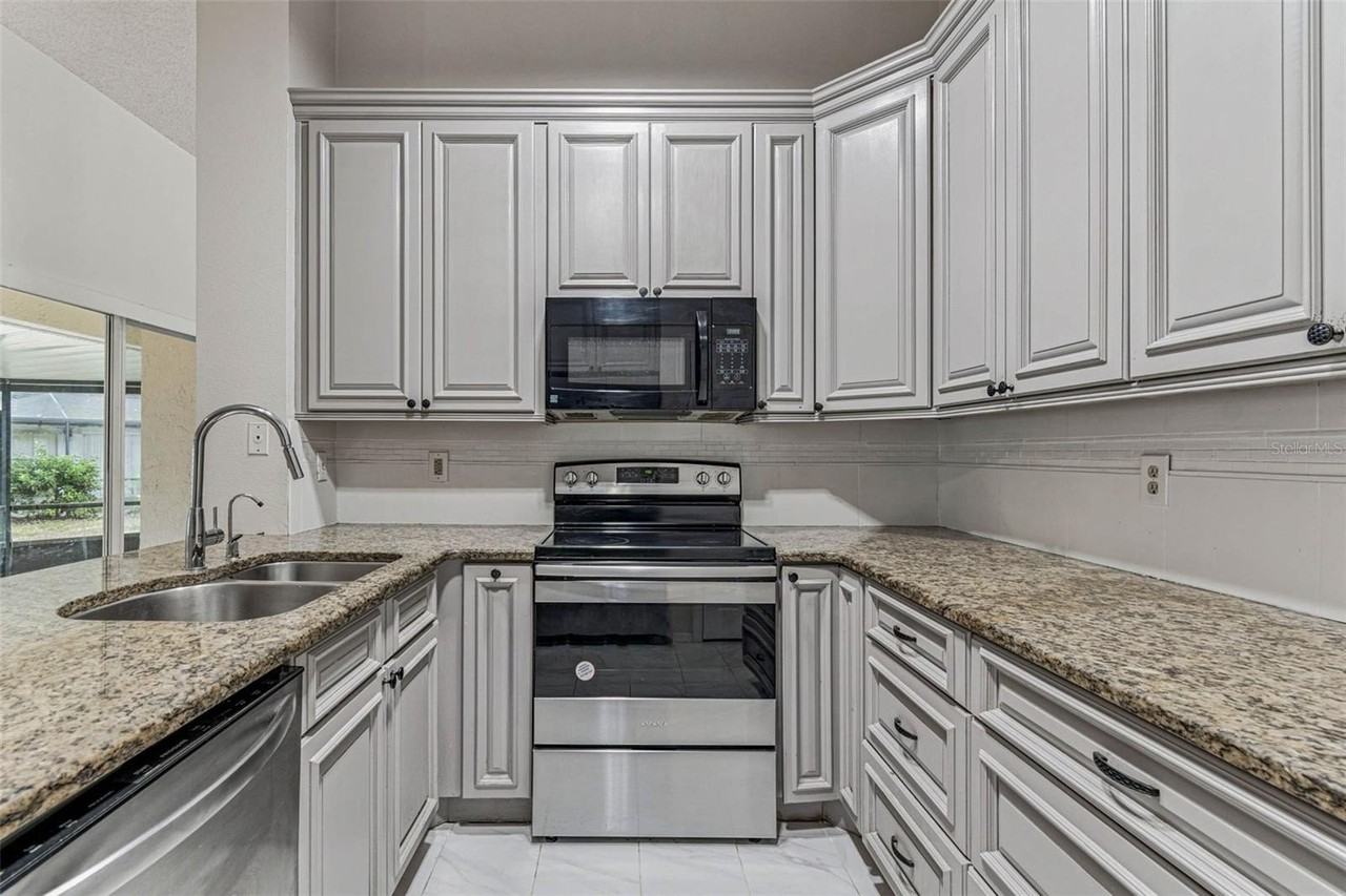 7206 Ridgeport Dr - Photo 7 of 50