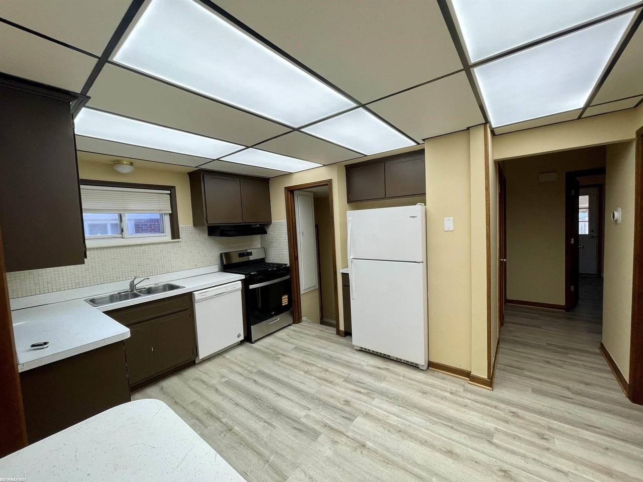 20844 Frazho St - Photo 5 of 23