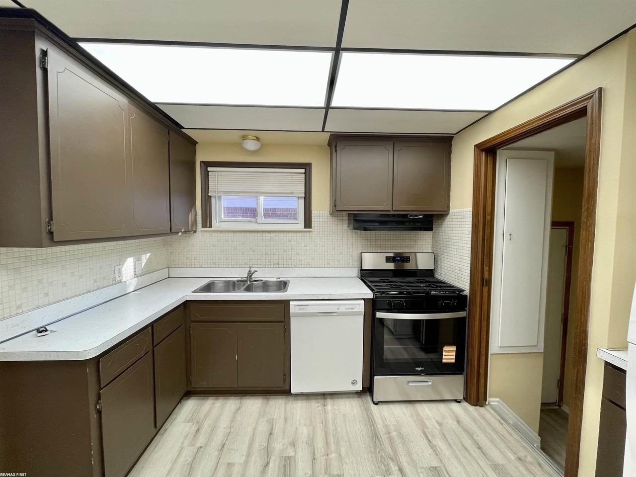 20844 Frazho St - Photo 6 of 23