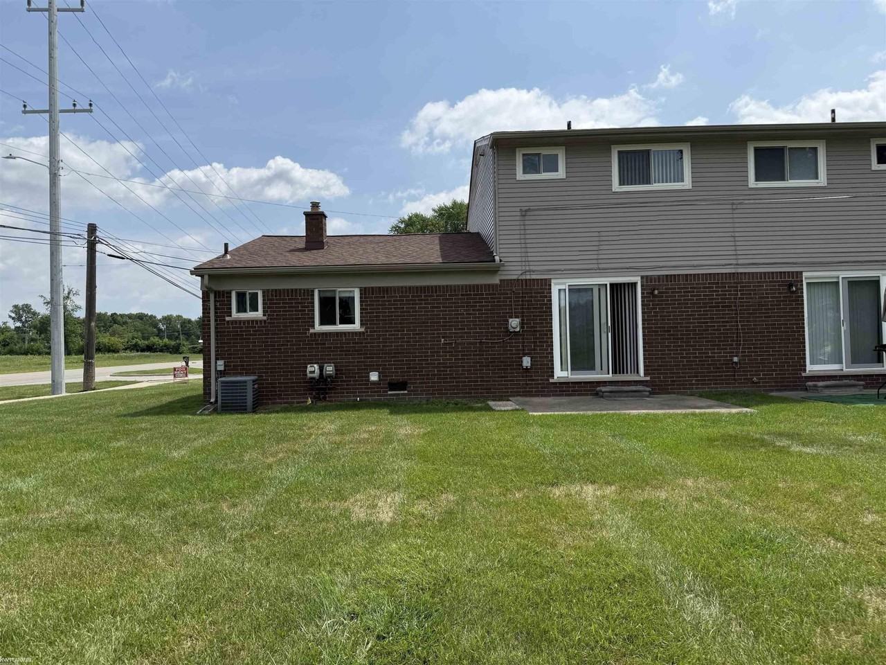 5270 Sharon Ave - Photo 7 of 7