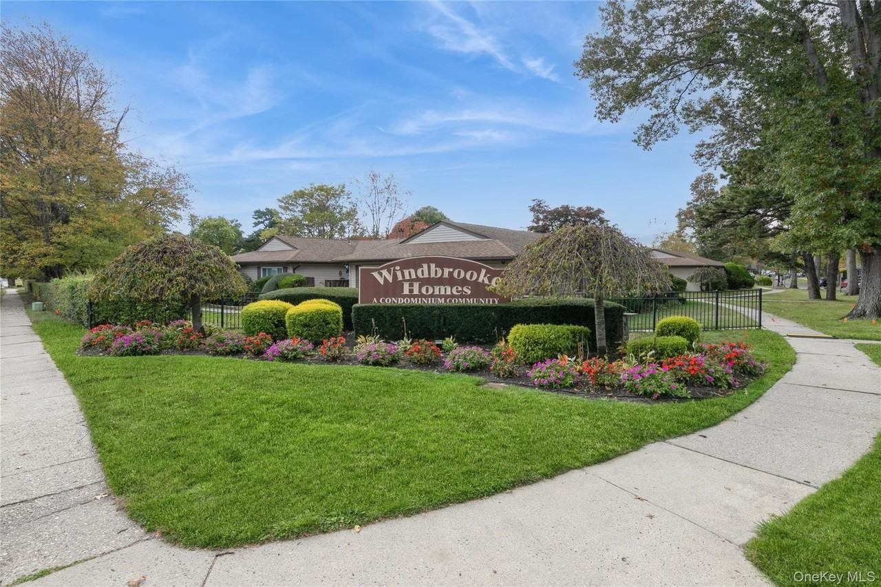 138 Feller Dr - Photo 2 of 16