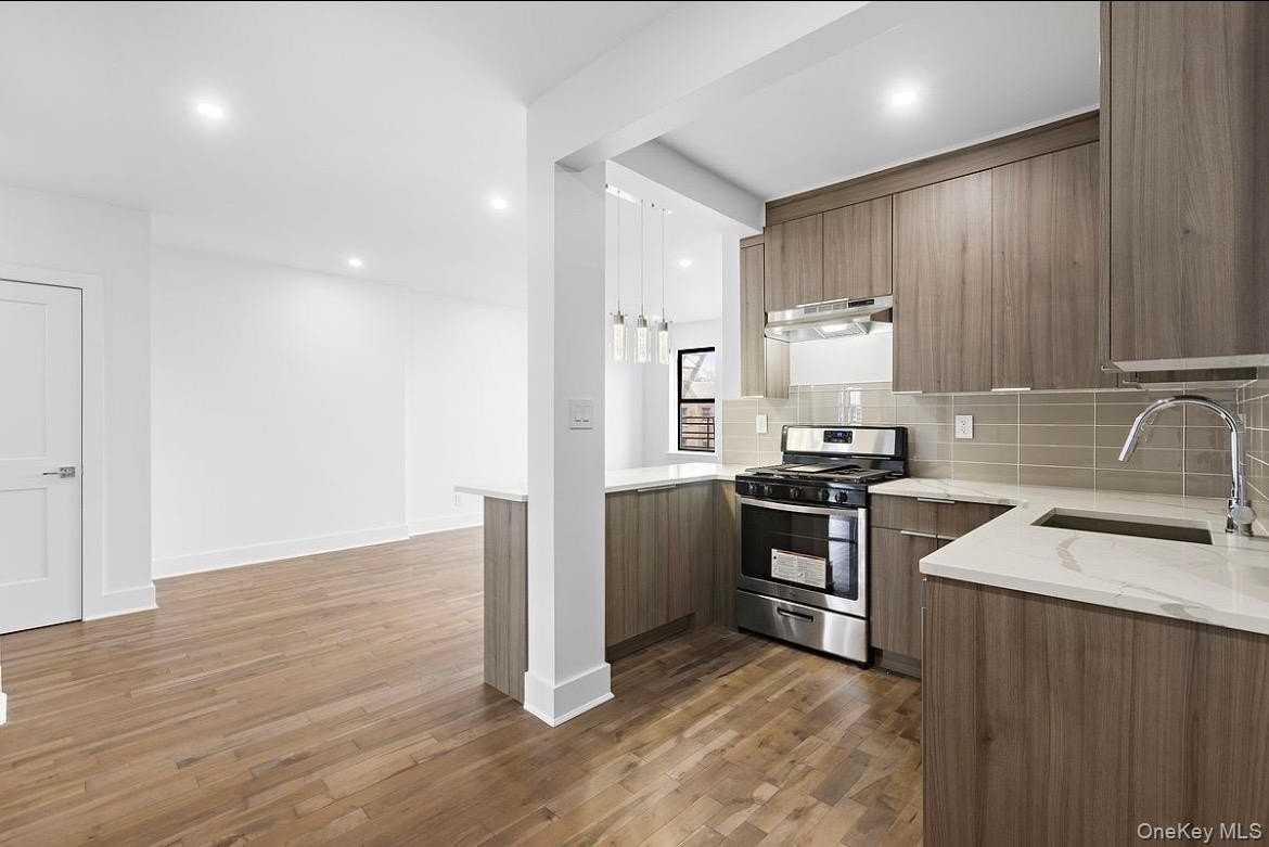 4005 Ithaca St #4B - Photo 2 of 9