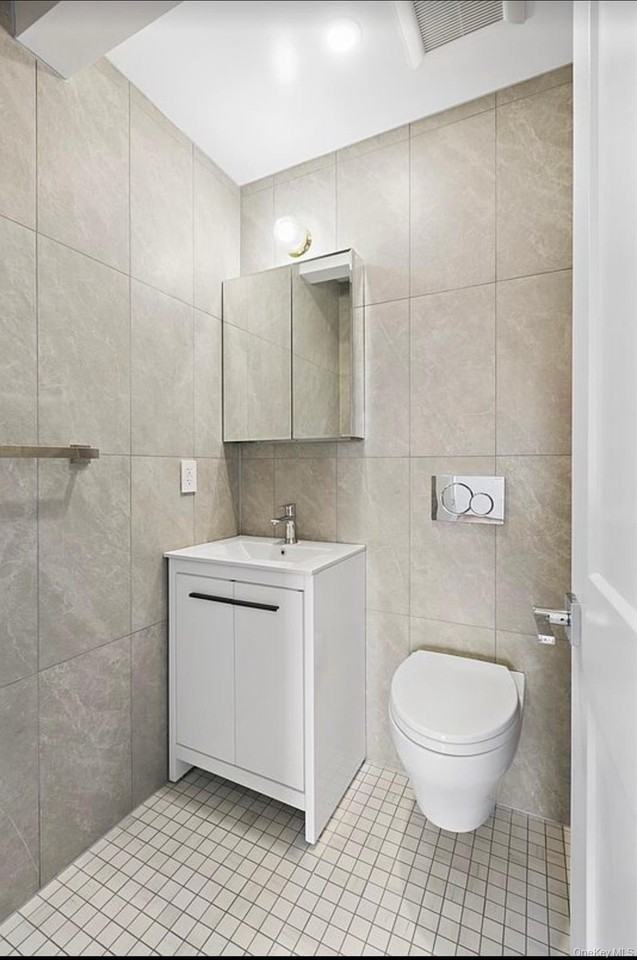 4005 Ithaca St #4B - Photo 7 of 9