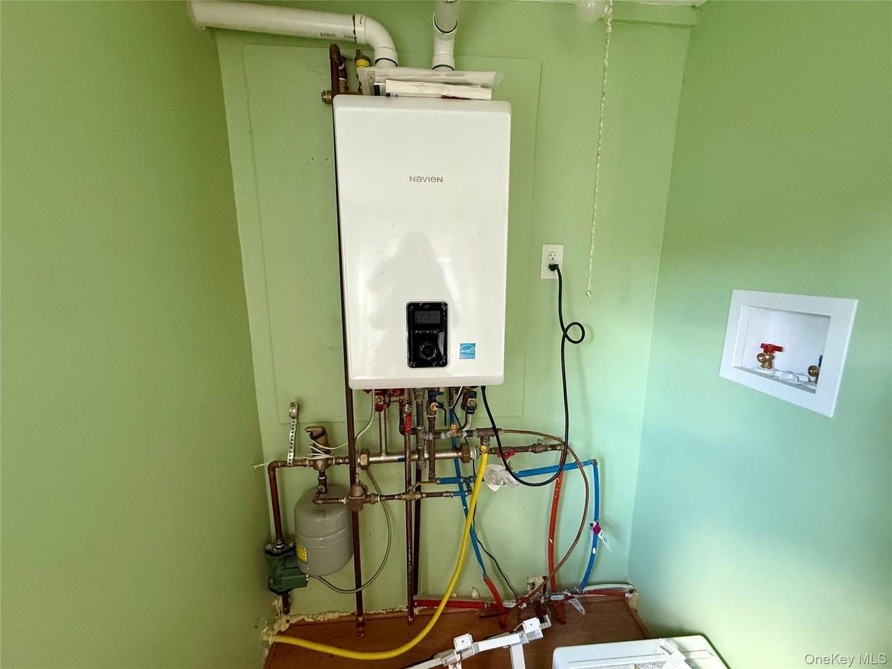 1 Royal Acres Dr #3 - Photo 6 of 14