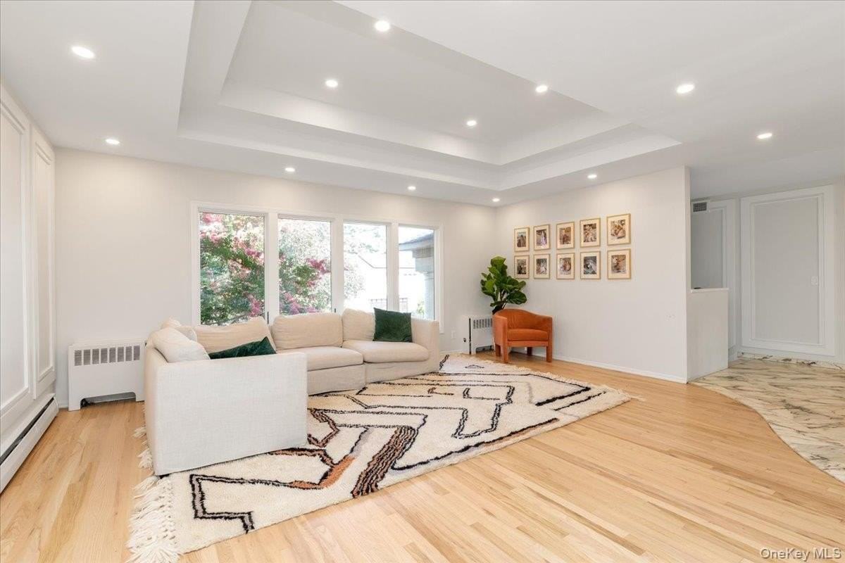 817 Glenridge Ave - Photo 2 of 18