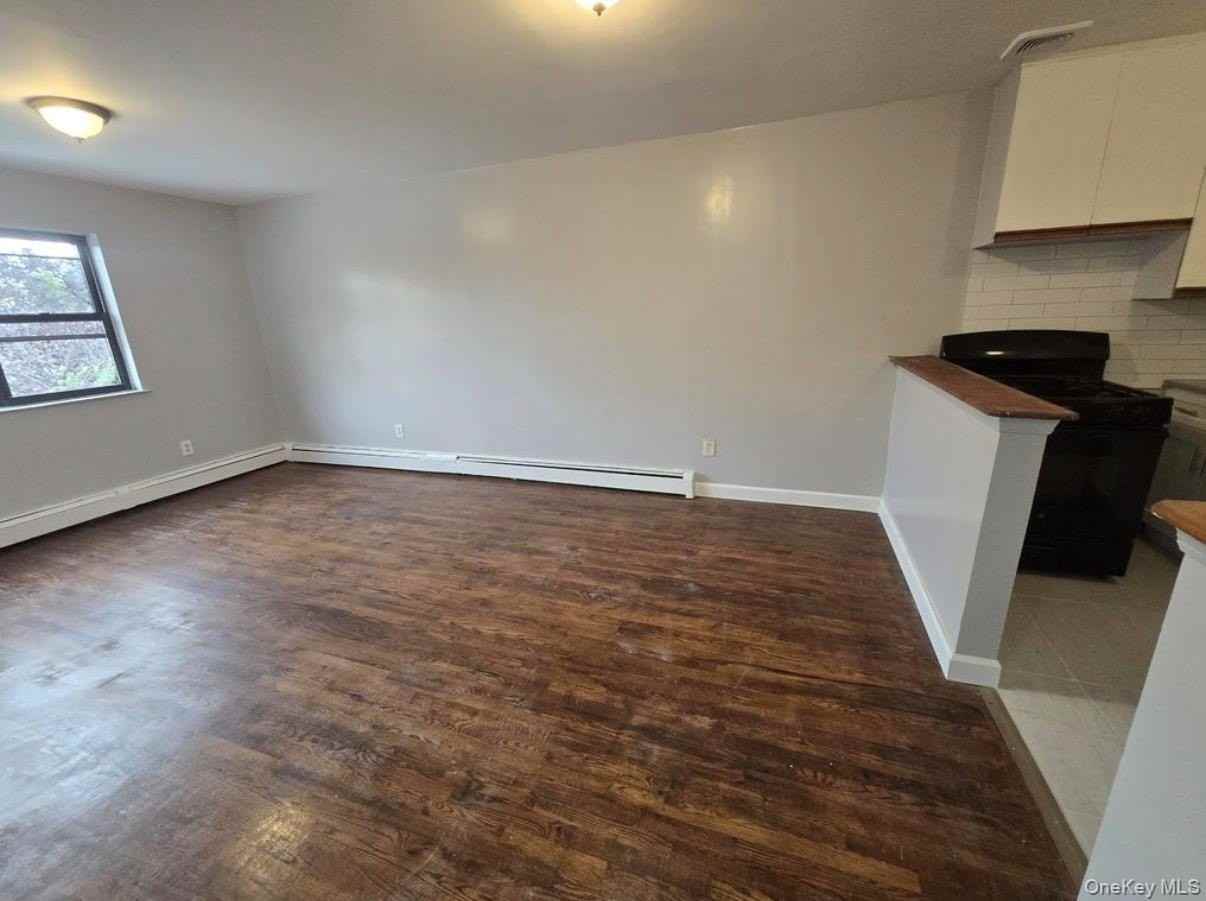 10612 156th St #2ndFL - Photo 4 of 7