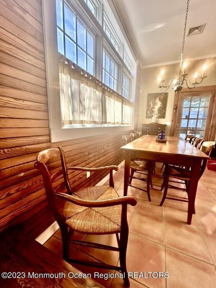 208 Passaic Ave - Photo 4 of 19