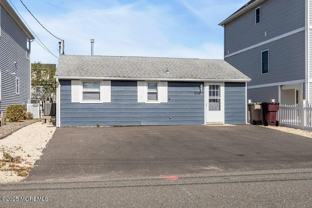 209 Pine Dr - Photo 1 of 1