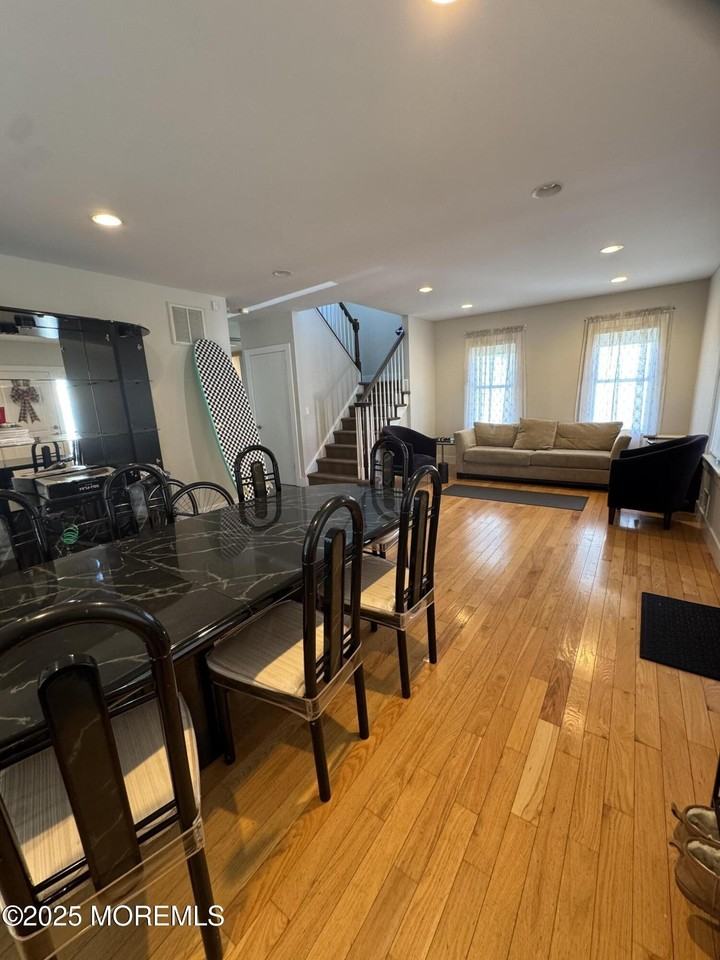 106 Poplar Ave - Photo 2 of 9