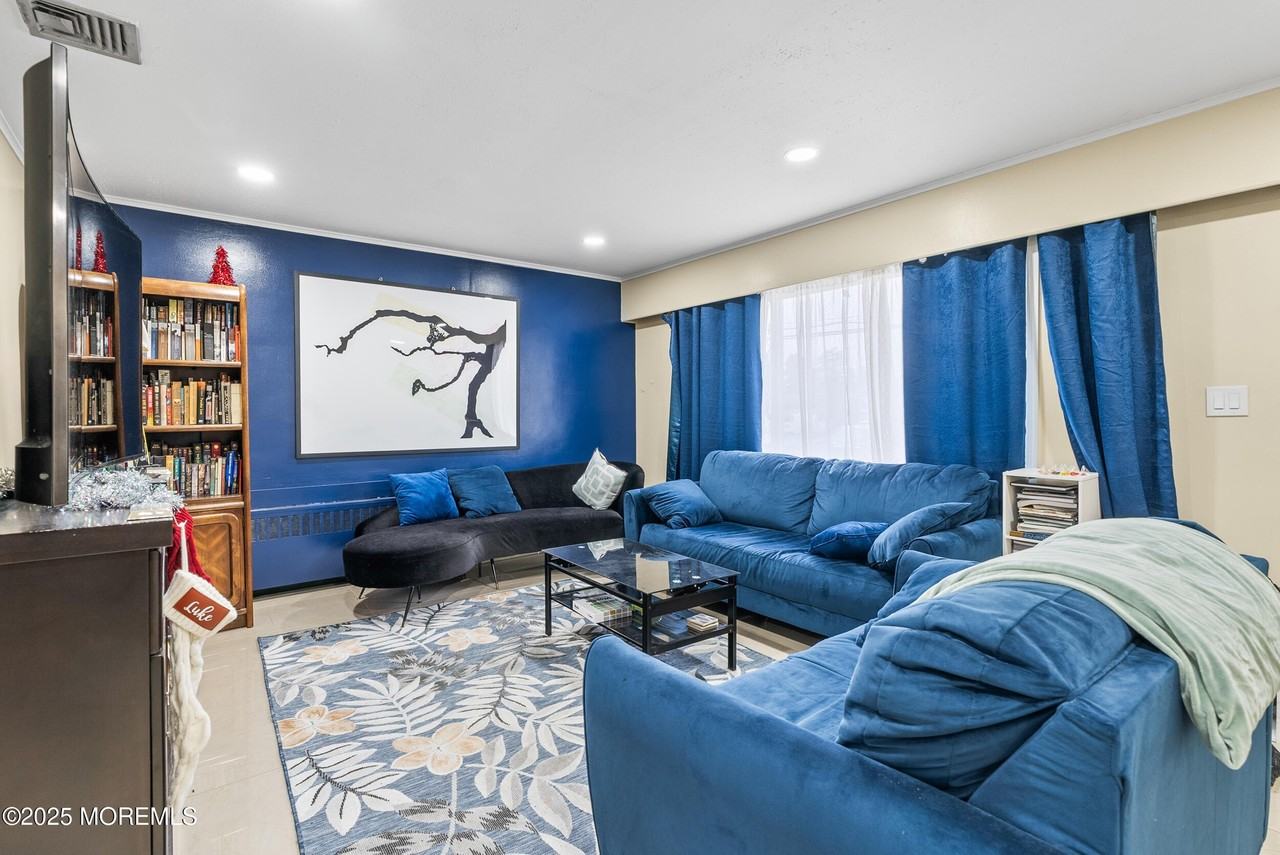 128 Beechwood Ave - Photo 3 of 29