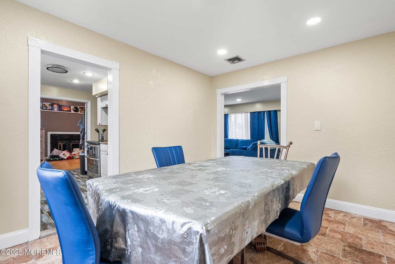 128 Beechwood Ave - Photo 6 of 29