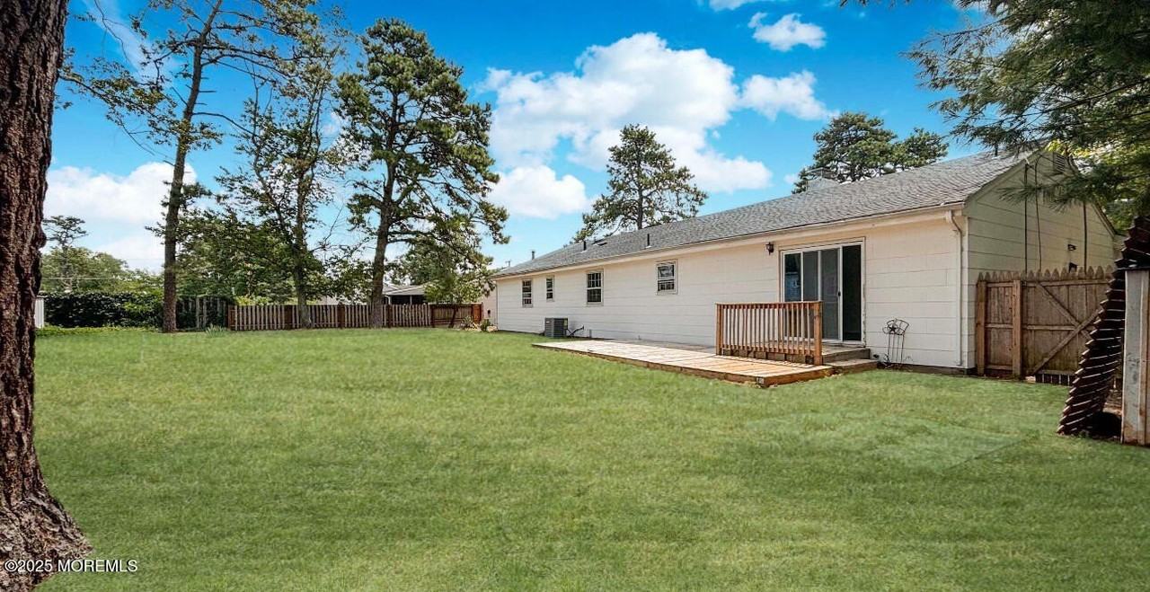 1533 11th Ave - Photo 4 of 4