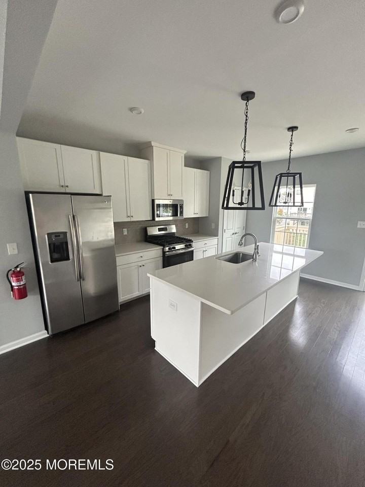 201 Rio Grande Dr Unit 401 #401 - Photo 7 of 23