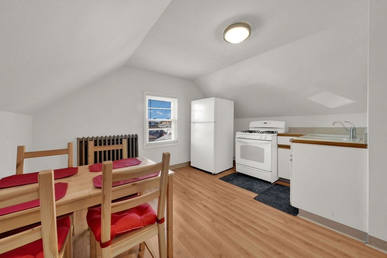 6238 S Massasoit Ave #2 - Photo 2 of 7