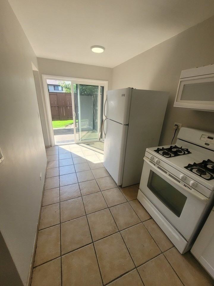 2 Tower Court - Photo 4 of 18