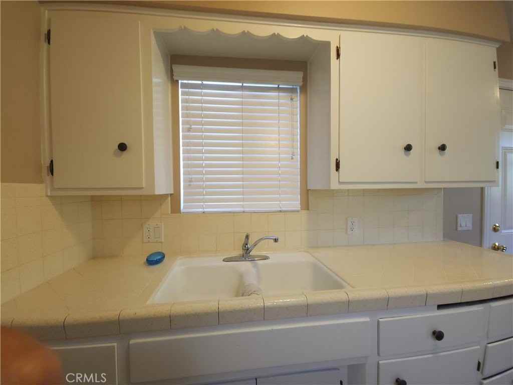 35187 Avenue C - Photo 6 of 23