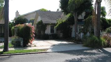 featured image of 324 Ximeno Ave
