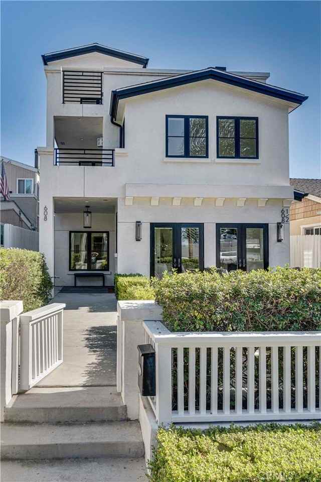 608 Heliotrope Ave - Photo 2 of 50