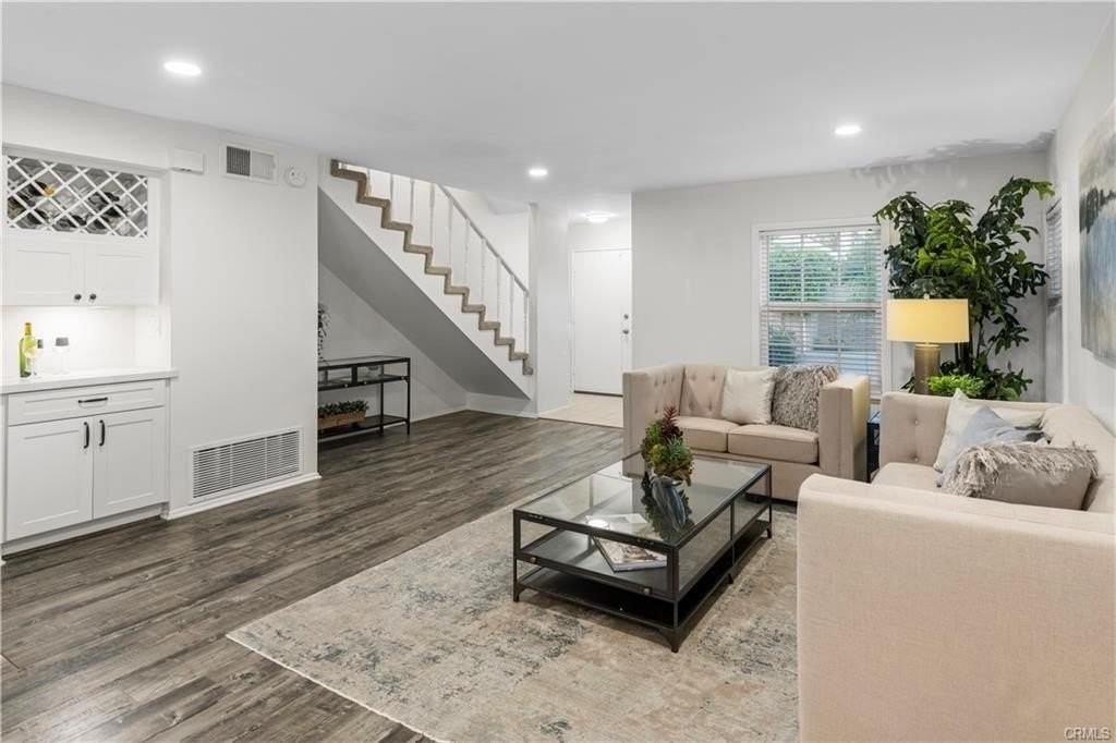 27 Bluecoat - Photo 2 of 49