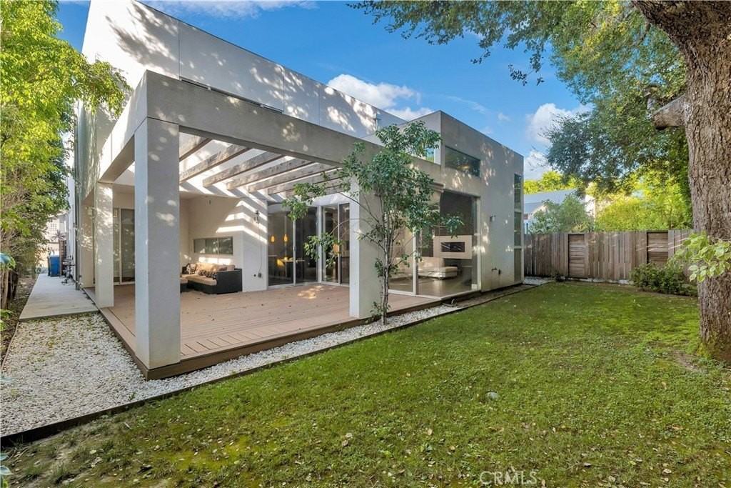 16518 Moorpark St - Photo 2 of 41