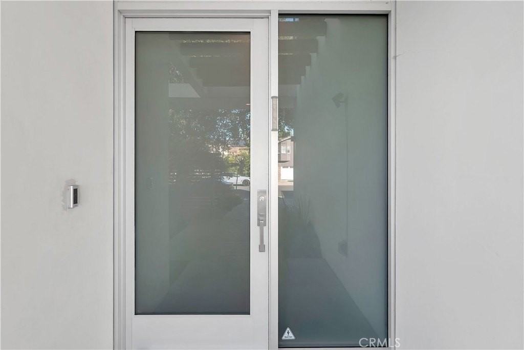 16518 Moorpark St - Photo 6 of 41