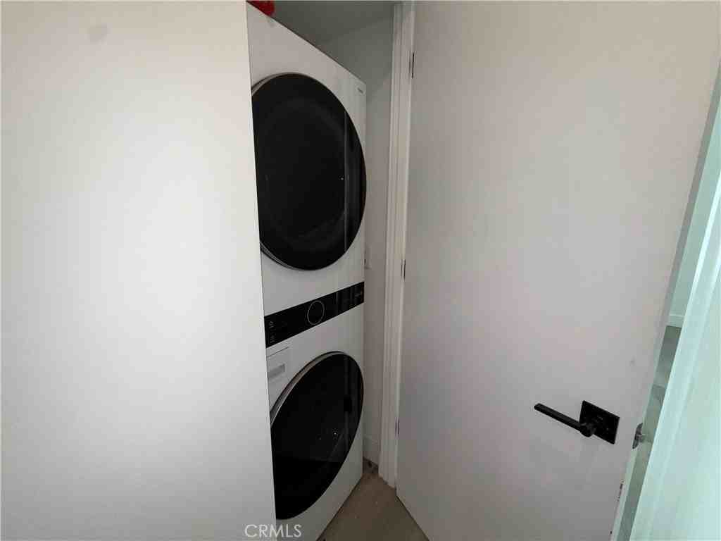 21721 Hart Street - Photo 5 of 16