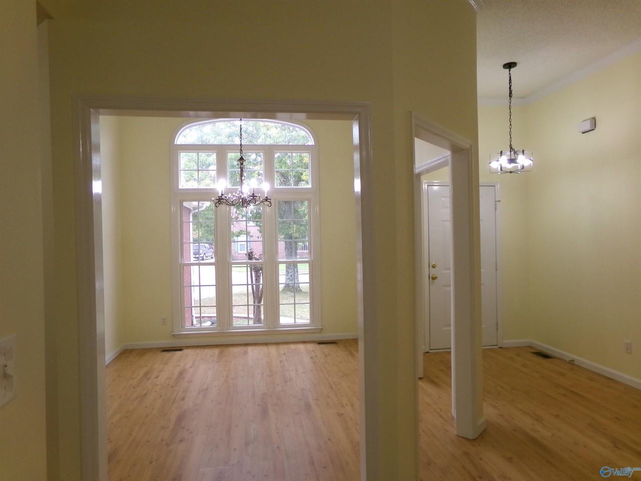 141 Freedom Way - Photo 4 of 17