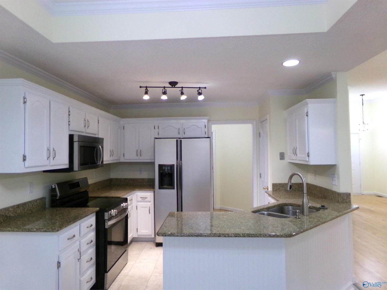 141 Freedom Way - Photo 5 of 17