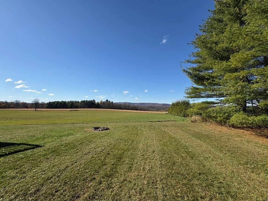 635 Putman Rd - Photo 3 of 42