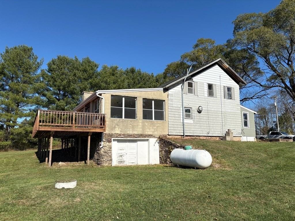 635 Putman Rd - Photo 5 of 42