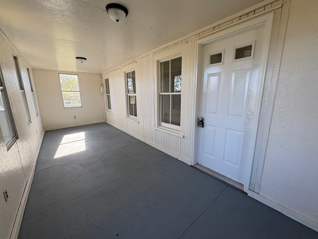 635 Putman Rd - Photo 7 of 42