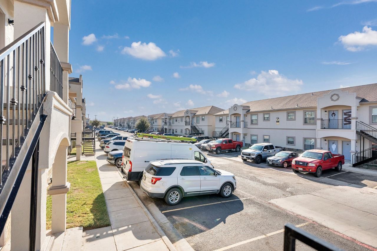 Merida Vista Apartments - Photo 7 of 50