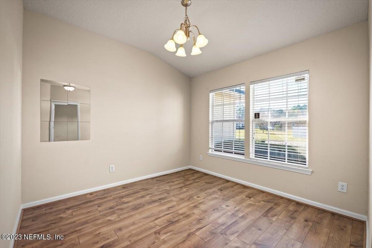 929 Raindrop Lane - Photo 3 of 32