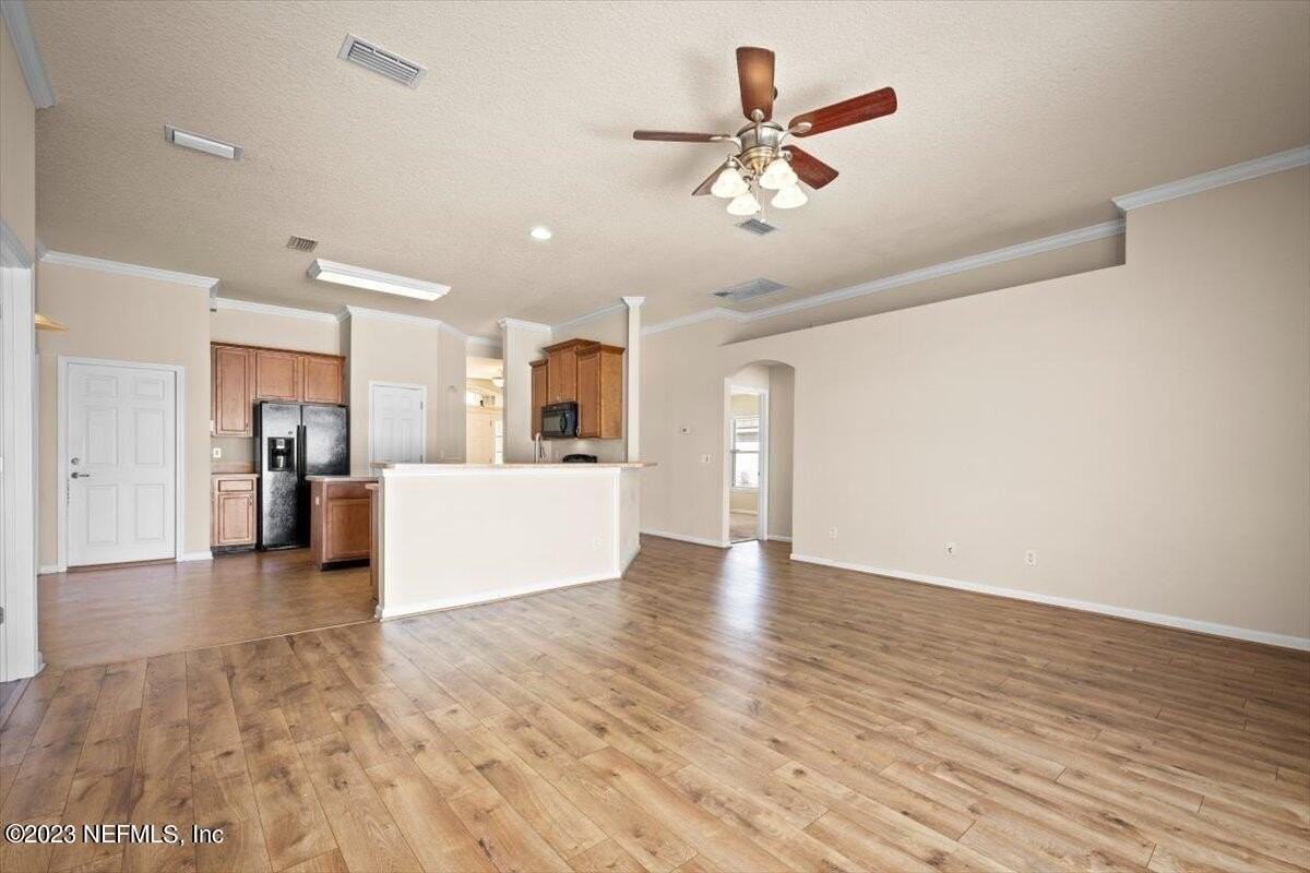 929 Raindrop Lane - Photo 5 of 32