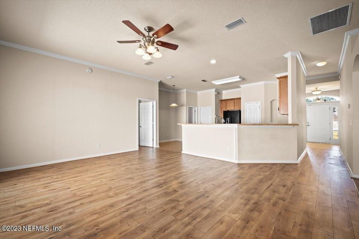 929 Raindrop Lane - Photo 7 of 32