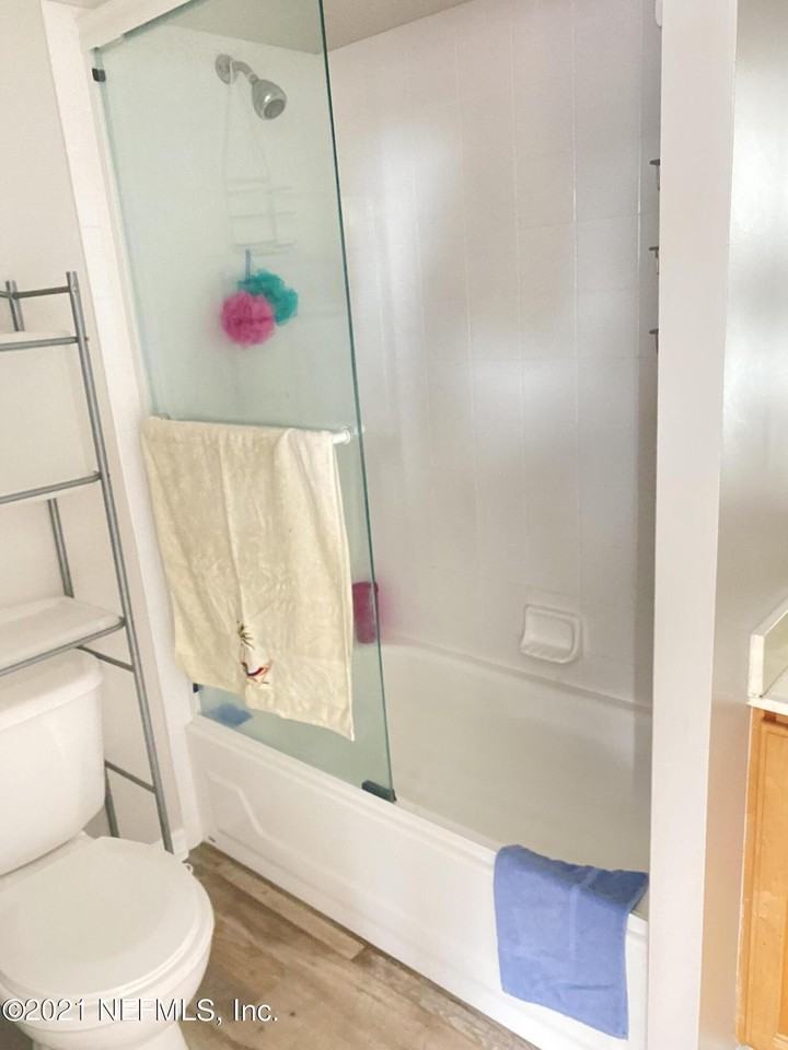 201 10th Ave N Apt 301 #301 - Photo 6 of 11