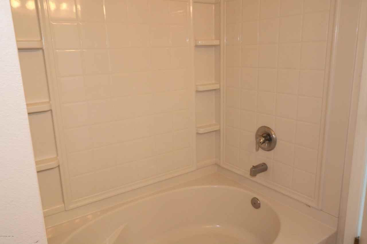 584 Crystal Way - Photo 4 of 14