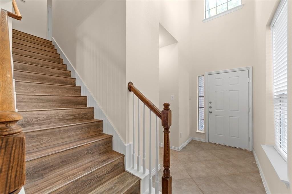 7940 Eddie Dr - Photo 3 of 31