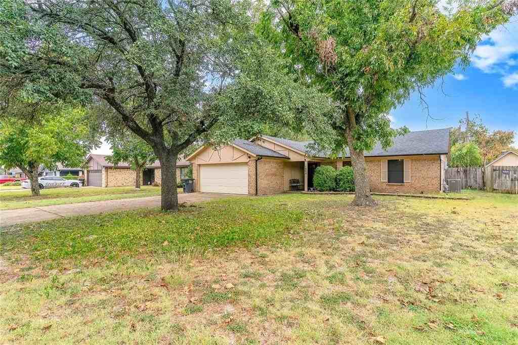 1602 Spring Branch Drive - Photo 2 of 19