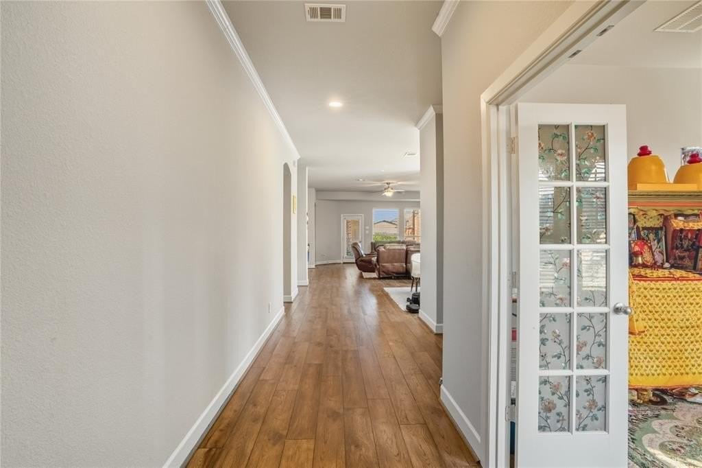 4301 Meadow Hawk Dr - Photo 5 of 40