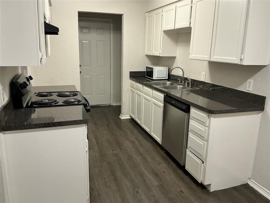 6712 Glenbrook Ln - Photo 3 of 5