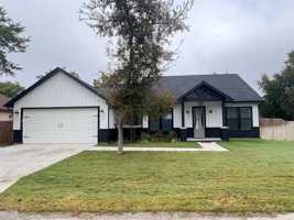 featured image of 828 Corral Dr