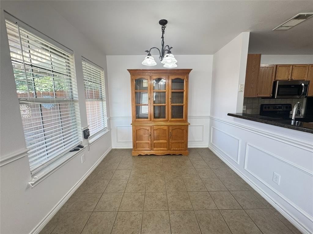 3951 Fernando Dr - Photo 4 of 17