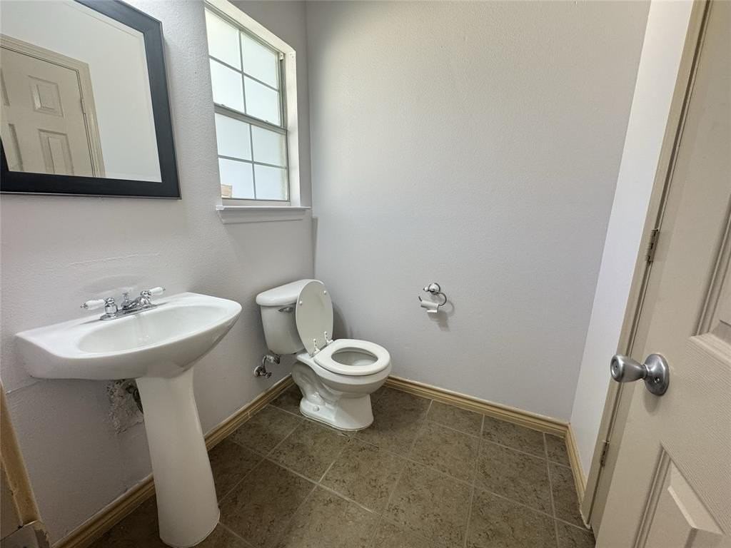 3951 Fernando Dr - Photo 7 of 17