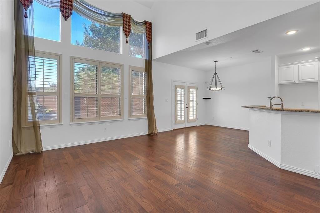 948 Avondale Lane - Photo 5 of 29