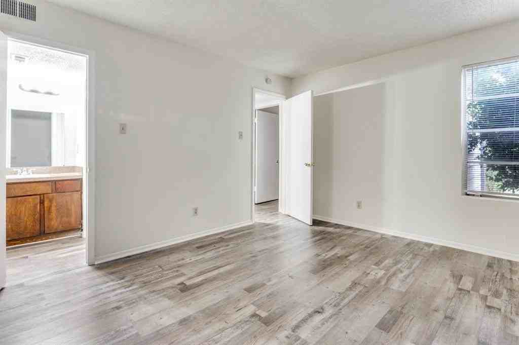 3930 Portland St #3932 - Photo 3 of 12